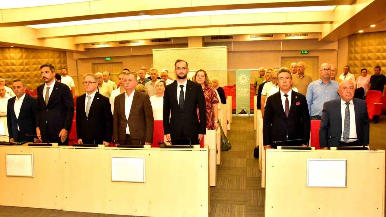 Manisa kent konseyi başkanlığına Hakkı Bayraktar yeniden seçildi