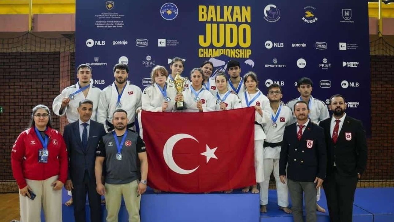 Manisalı judocu Hira Nur Turgut bireyselde bronz, takımda gümüş kazandı