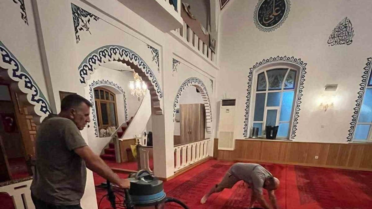 Marmara Adaları'nda camiler kışa hazırlanıyor