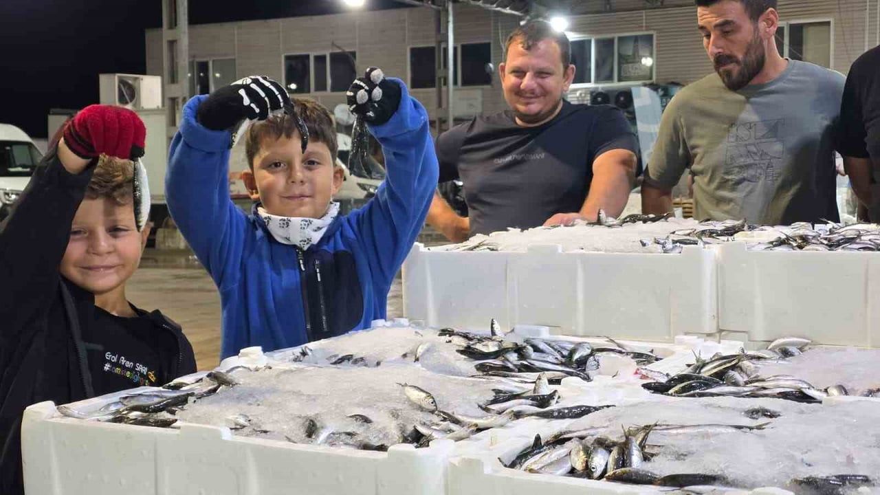 Marmara'da bereketli açılış: balıkçılar dualarla denize çıktı