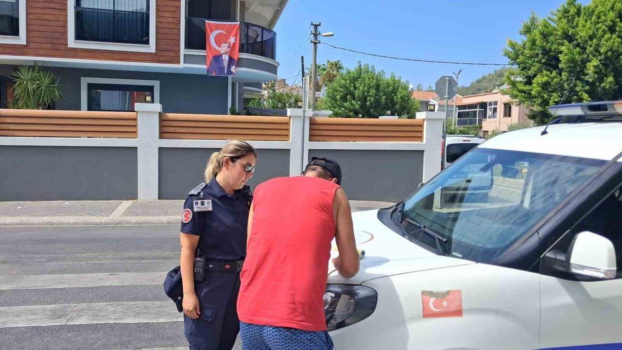 Marmaris'te kameralara yansıyan moloz dökümüne idari ceza