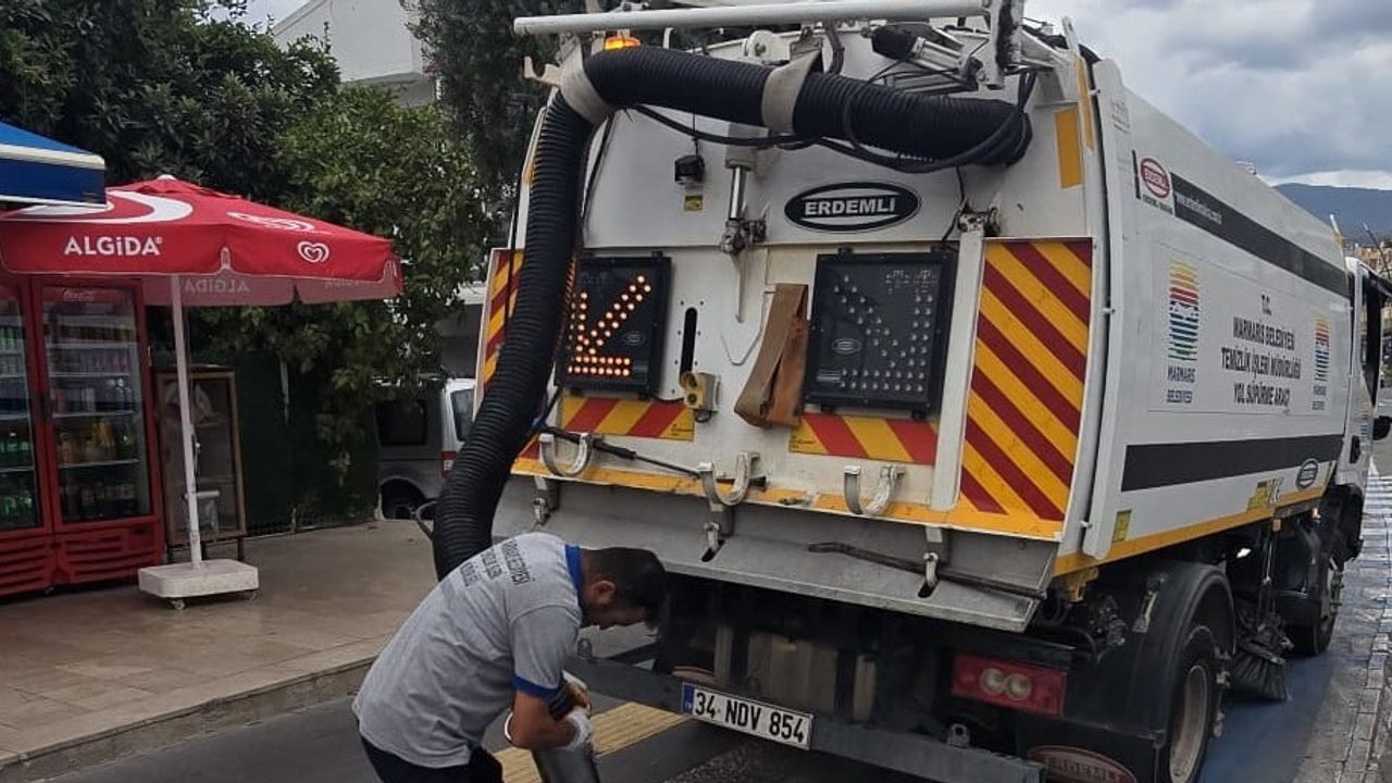 Marmaris'te mazgalların açık kalması için kapsamlı temizlik seferberliği