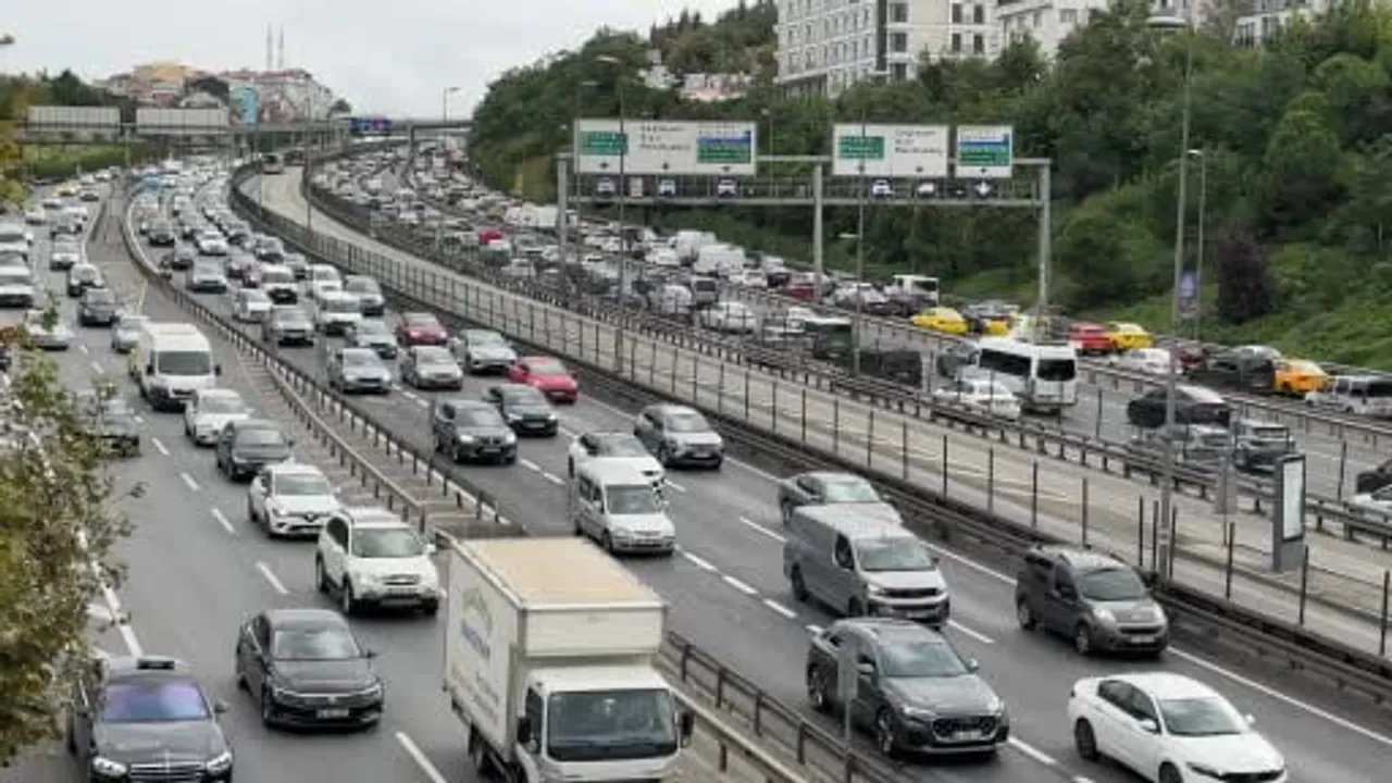 Megakentte sabah trafiği tırmandı, yoğunluk yüzde 71'e ulaştı