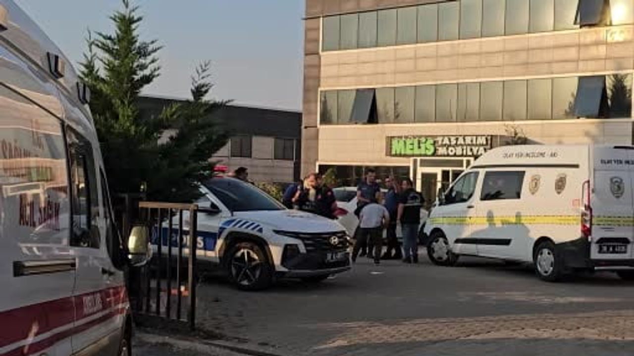 Melikgazi'de fabrika önünde intihar