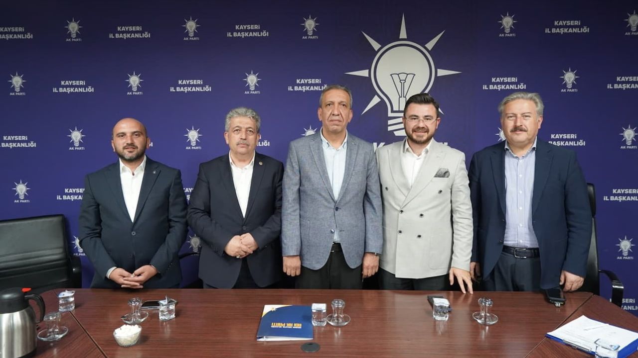 Melikgazi'de meclis üyesi Mahir Ağca AK Parti'ye katıldı