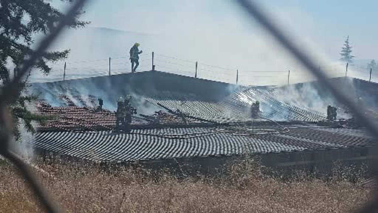 Melikgazi'de tekstil fabrikası deposunda yangın: Çetinkaya Mensucat'ta maddi hasar, yaralanma yok