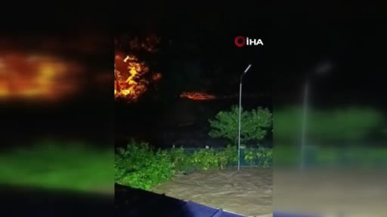 Menfezin tıkanması Türkeli'de iki kadının evini sel altında bıraktı