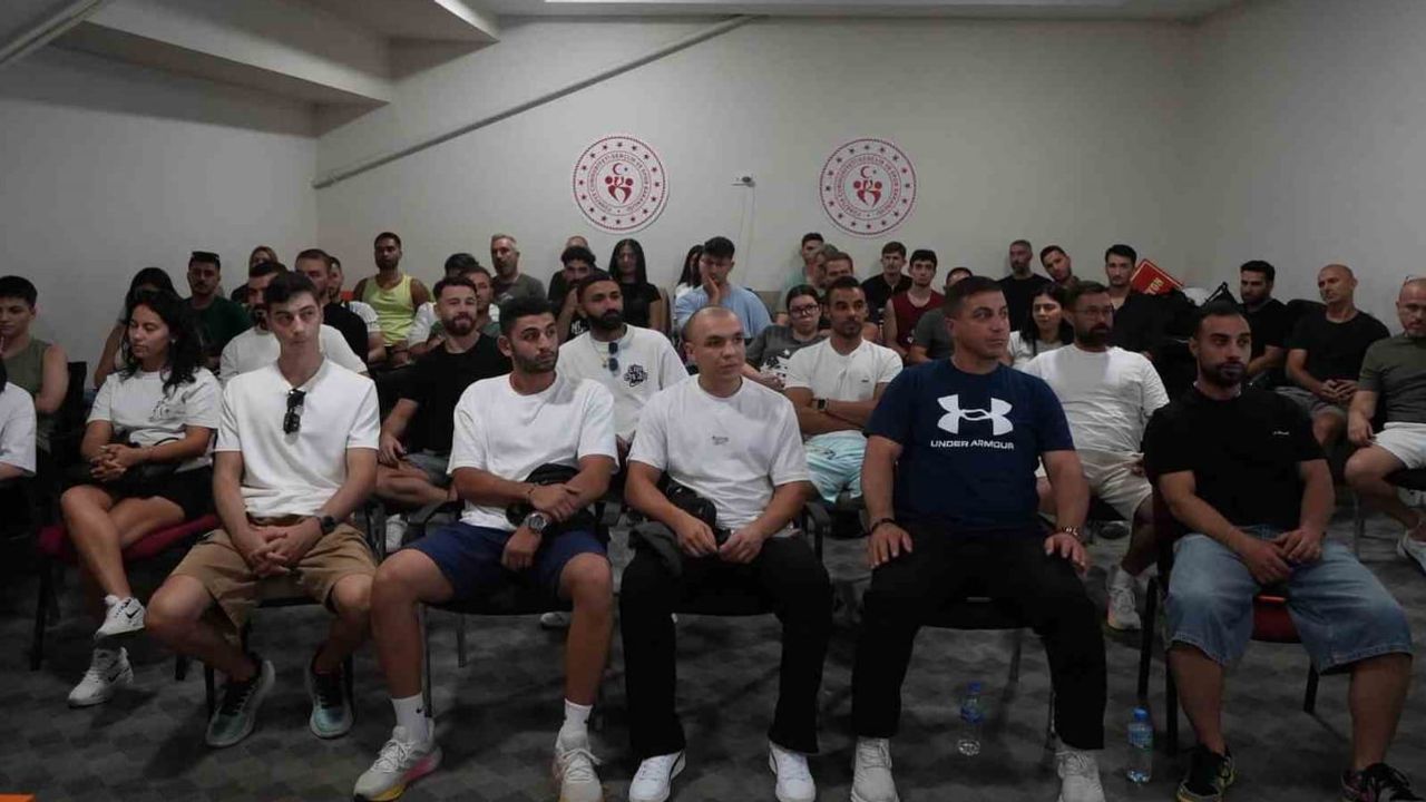 Menteşe’de boks antrenörleri için yeni eğitim dönemi başladı