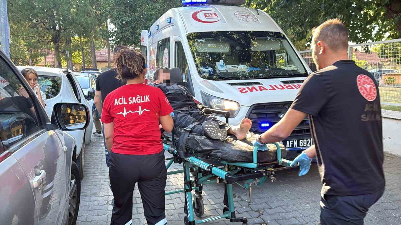 Menteşe'de okul çıkışı ortaokul öğrencisi aracın altında kaldı