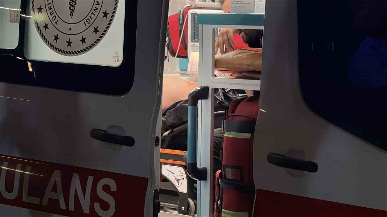 Menteşe kent meydanında tartışma kavgaya döndü: 14 yaşındaki çocuk bıçaklandı
