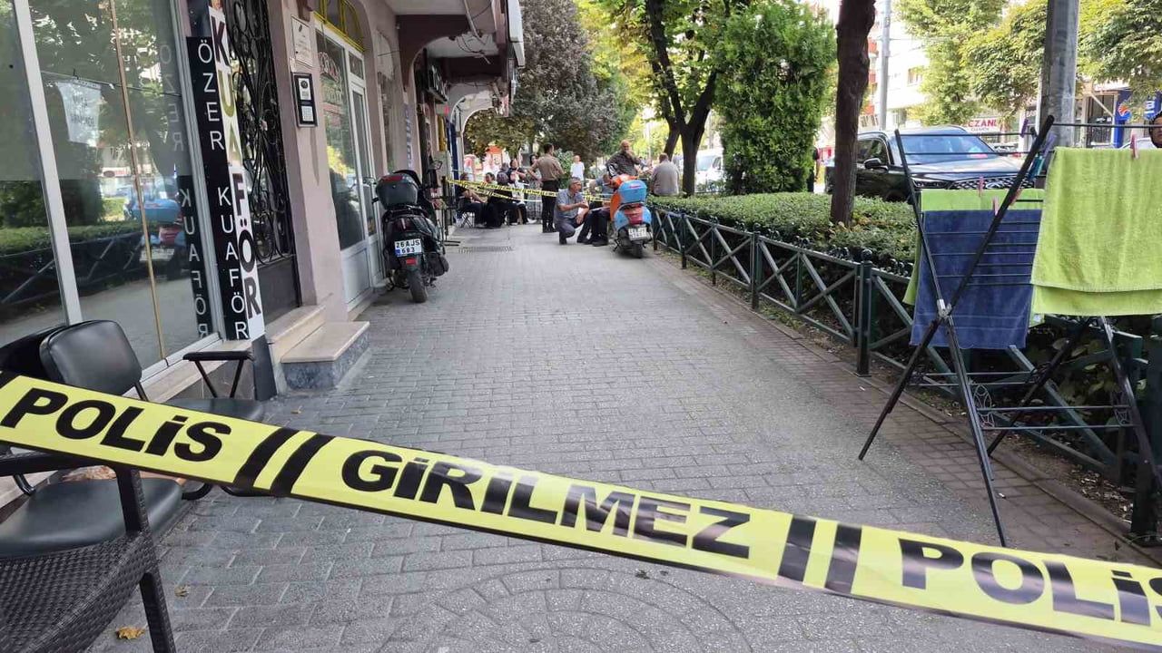Merdiven boşluğunda şüpheli ölüm: 81 yaşındaki İhsan D. merdivenlerde hayatını kaybetti