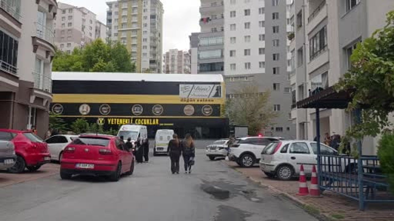 Merdivenin kayması trajediye dönüştü; 13. kattan düşen kadın yaşamını yitirdi