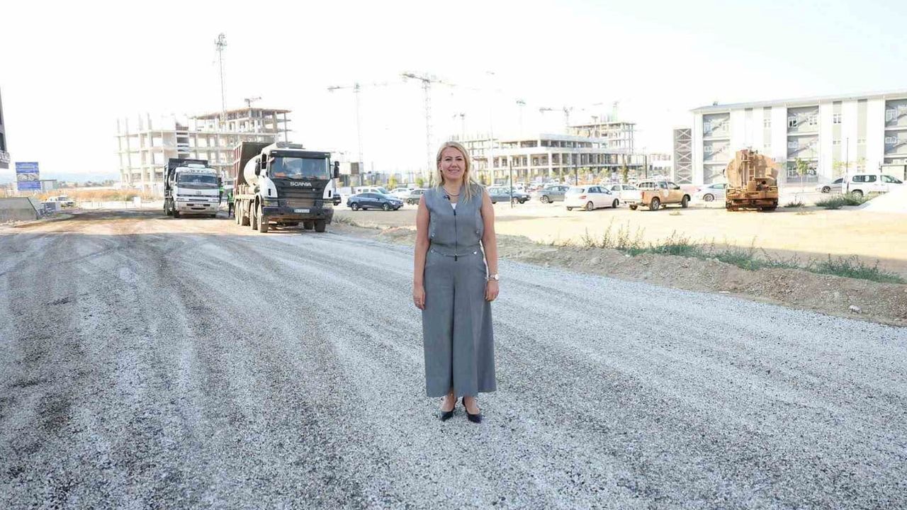 Merkezefendi'de şehir hastanesi çevresinde yol konforu için kapsamlı seferberlik