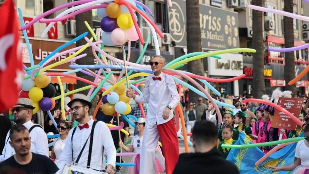 Merkezefendi Kent Tiyatrosu yeni sezona güçlü repertuvarla başlıyor