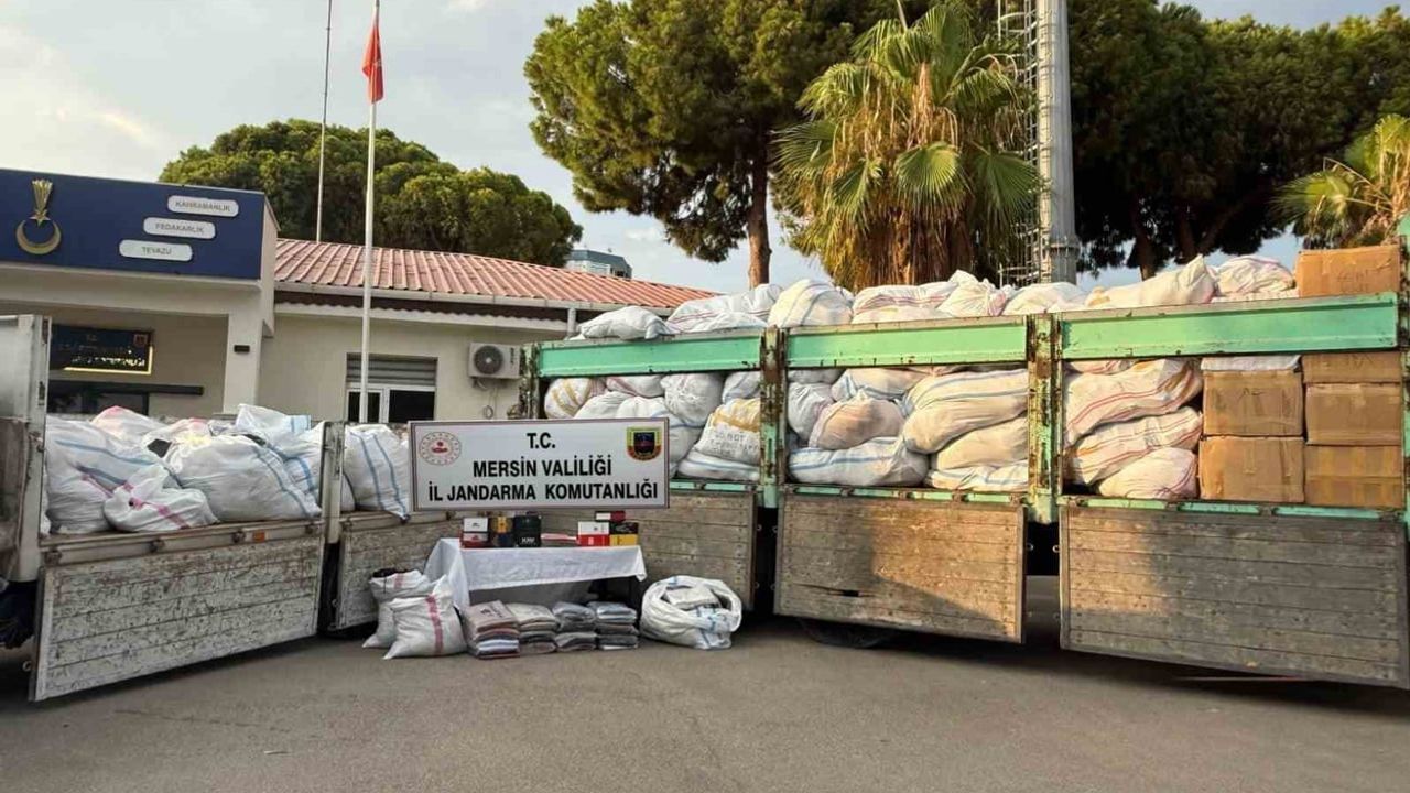 Mersin'de 50 milyon liralık kaçak giyim operasyonunda 20 binden fazla ürün ele geçirildi