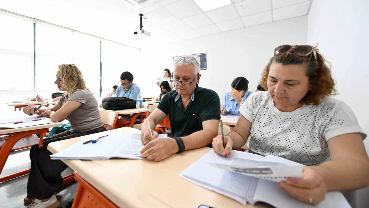 Mersin'de MERCEK ücretsiz İngilizce kurslarıyla yetişkinlere dil kapısı açıyor