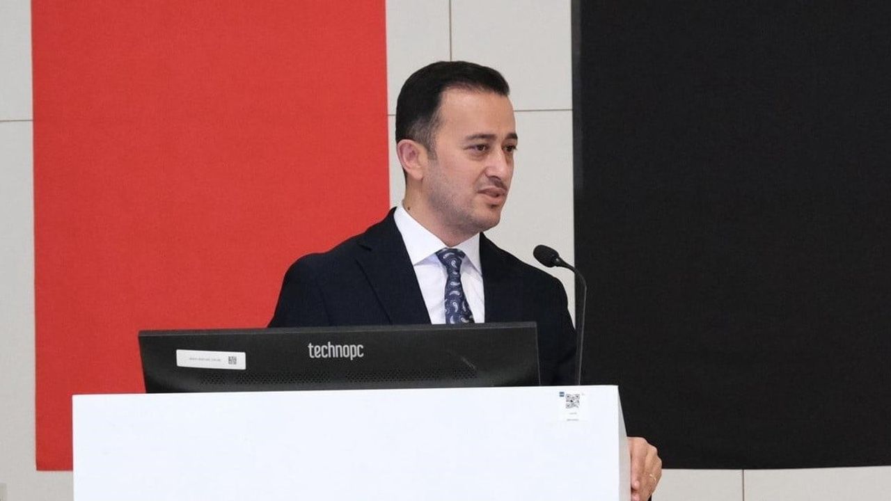 Mersin'de yöneticilere kurumsal kimlik ve liderlik eğitimiyle güven odaklı yönetim vurgusu