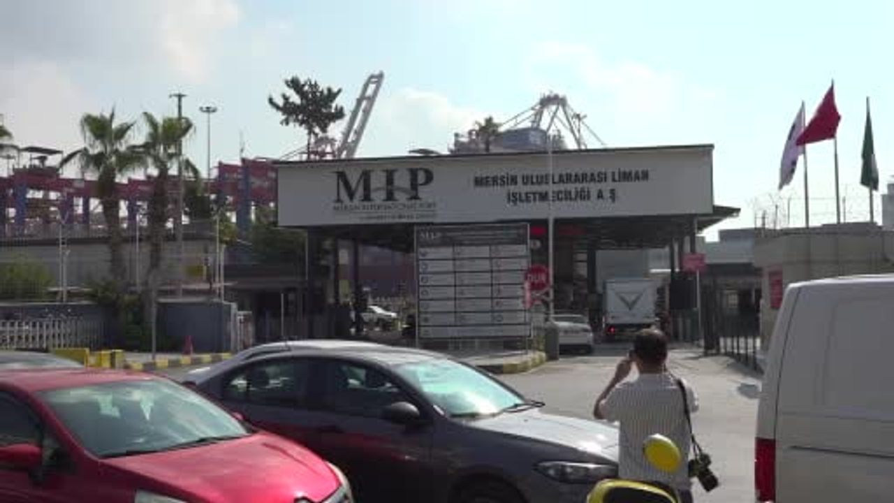 Mersin limanında konteyner delinmesi iddiası: çalışanlar tahliye edildi