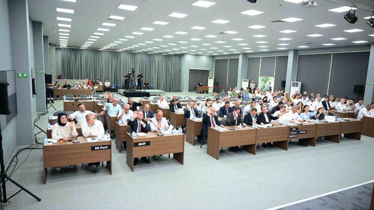 Mersin meclisi raylı sistem yatırımı için kapsamlı finansman yetkisi verdi