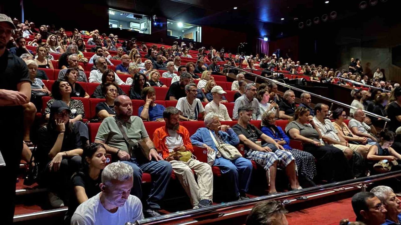 Meslektaşları ve sevenleri Harbiye'de Serhat Kılıç'ı andı