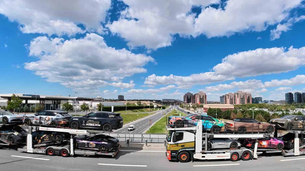 Milyon dolarlık süper otomobiller için İstanbul'da dev lojistik seferi