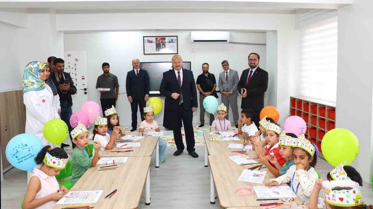 Minik Kur'an yıldızları sınıflarda milli ve manevi değerlerle buluştu