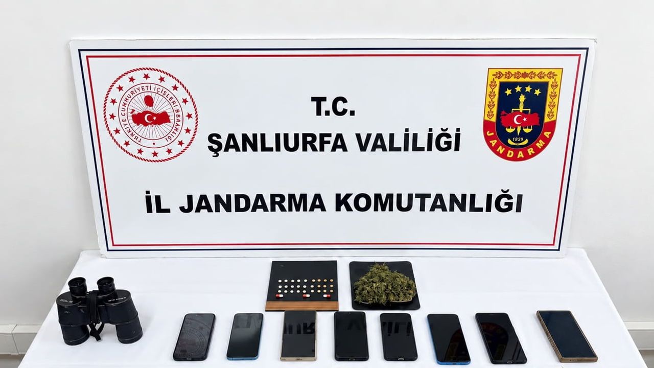 Mısır tarlasında yakalanan üç şüphelinin evinden çıkanlar şaşkınlık yarattı