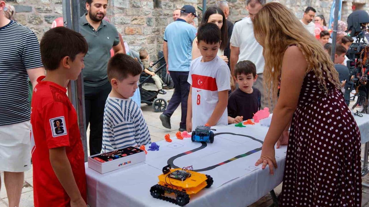 Molla Yegan ile bilime meraklı nesiller yetişiyor