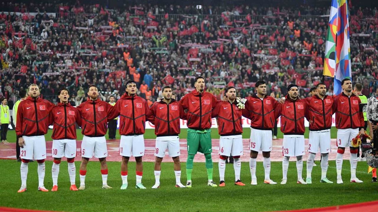 Montella'dan rotasyon mesajı: dört isimle İtalya maçına çıktı