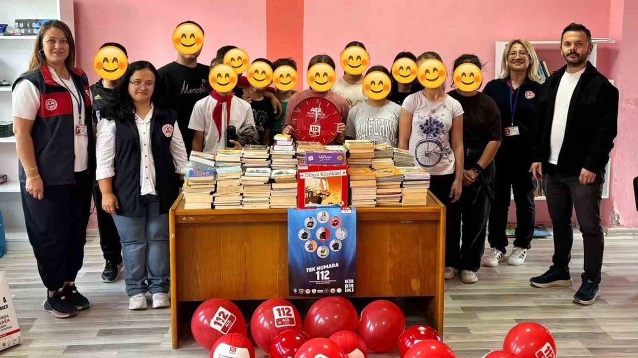 Muğla'da 112 çalışanları 400 kitap ve spor malzemesi ile öğrencilerle buluştu