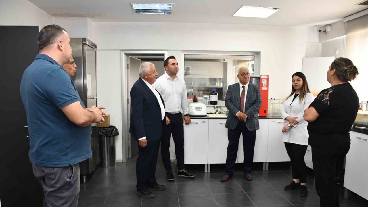 Mülkiye başmüfettişi Şahin'den laboratuvarda kalite ve teknik inceleme
