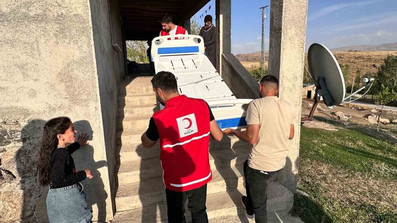 Muradiyeli Havin'e yaşam kolaylığı: elektrikli medikal yatak teslimi