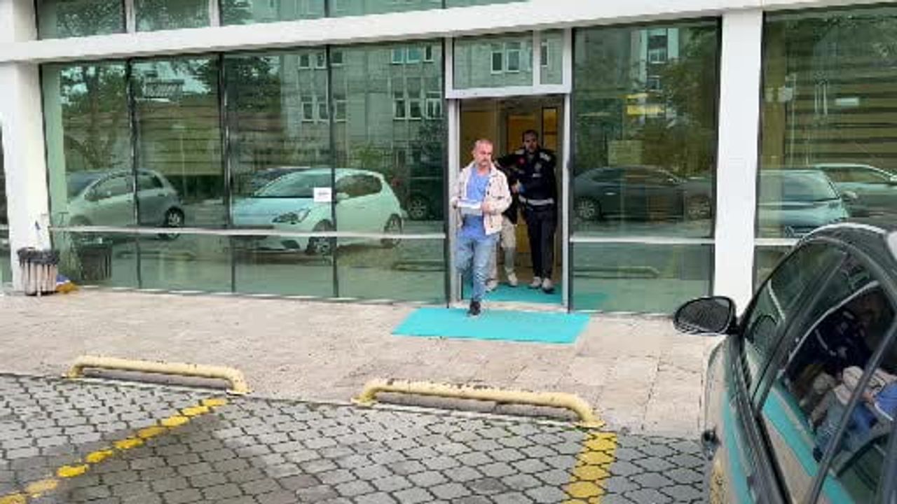 Mutfak penceresinden girip bıçakla cüzdan gasp eden şüpheli tutuklandı