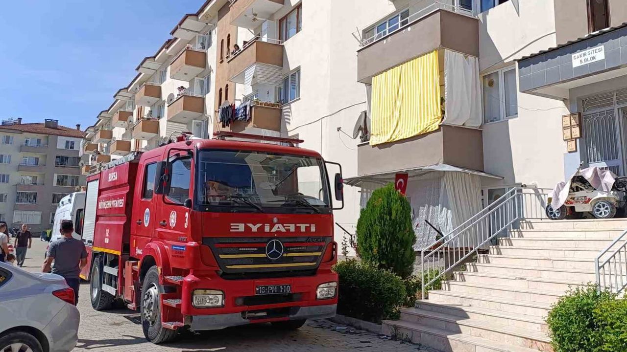 Mutfakta çıkan yangın İnegöl'de paniğe yol açtı