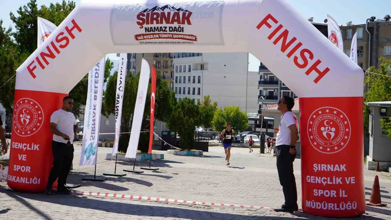 Namaz Dağı eteklerinde barış için ter döküldü