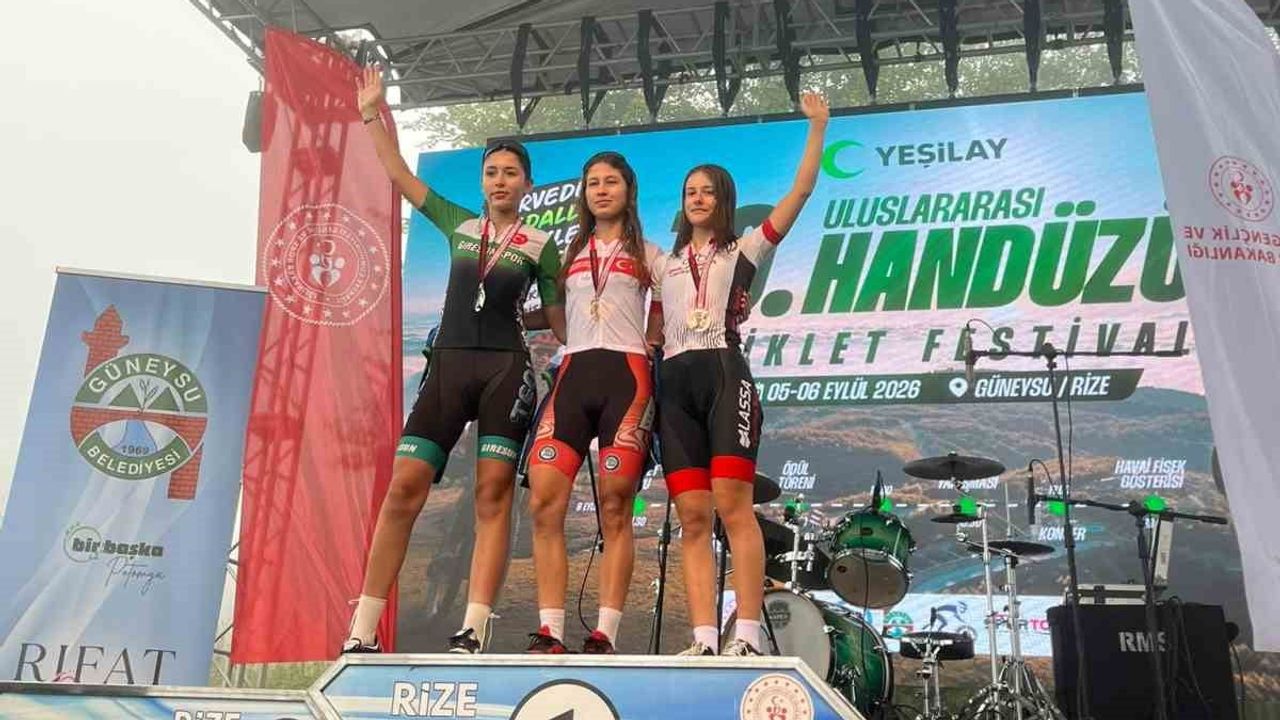 Nazife Tuncel Rize'de junior kadınlarda altın madalyayla zirveye çıktı