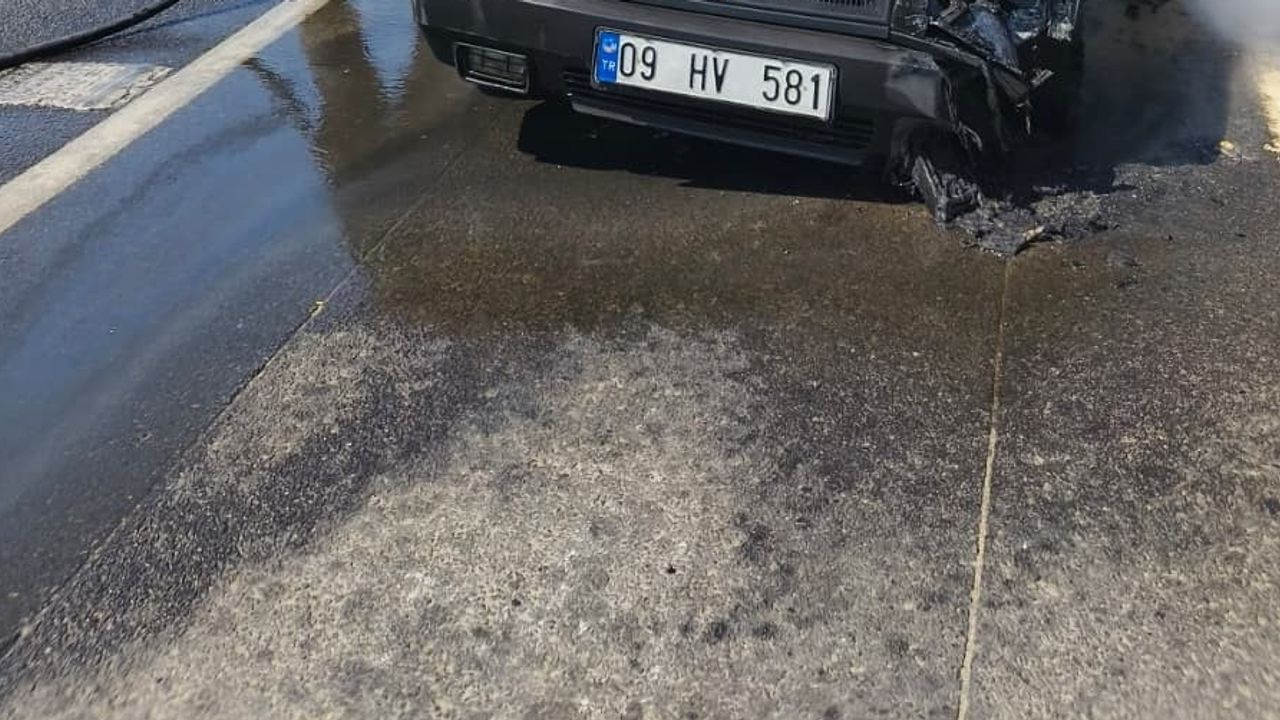 Nazilli'de seyir halindeki araç yangında kullanılamaz hale geldi