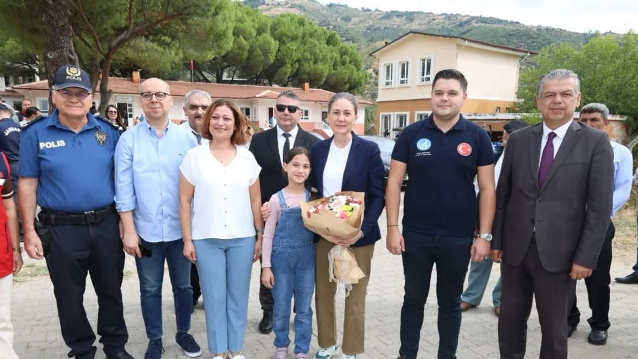 Nazilli kaymakamı köy okullarında öğretmen ve öğrencilerle buluştu