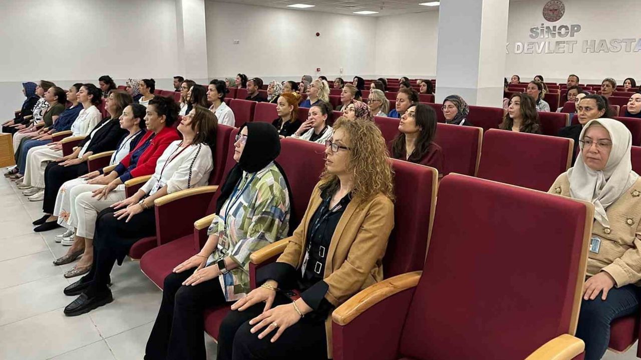 Nefes ve sandalye yogasıyla günlük tempoya kısa mola
