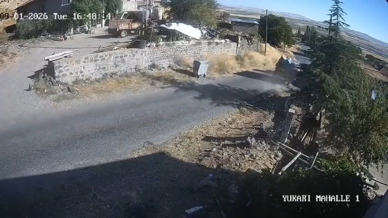 Nevşehir'de rampadan inerken takla atan traktör bir kadının ölümüne yol açtı