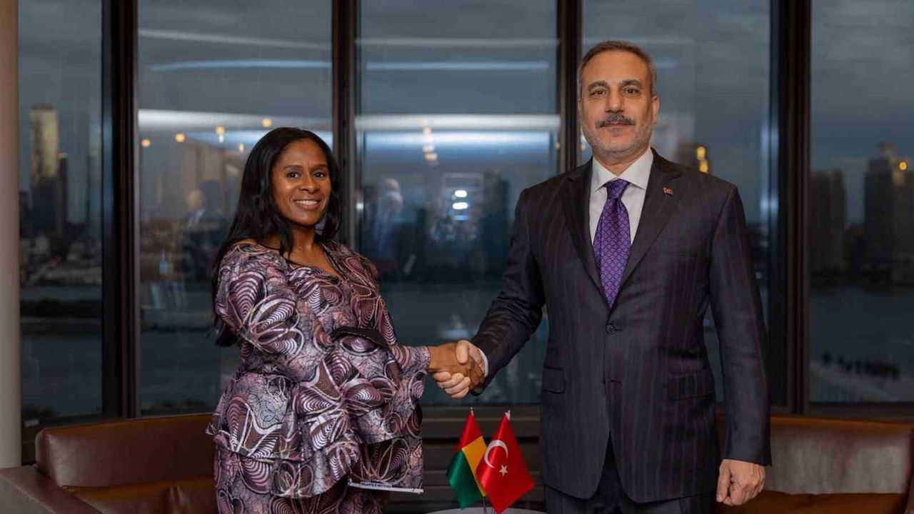 New York temaslarında Afrika köprüsü: Hakan Fidan Gine Bissau dışişleri bakanı Fatuma Jau ile görüştü