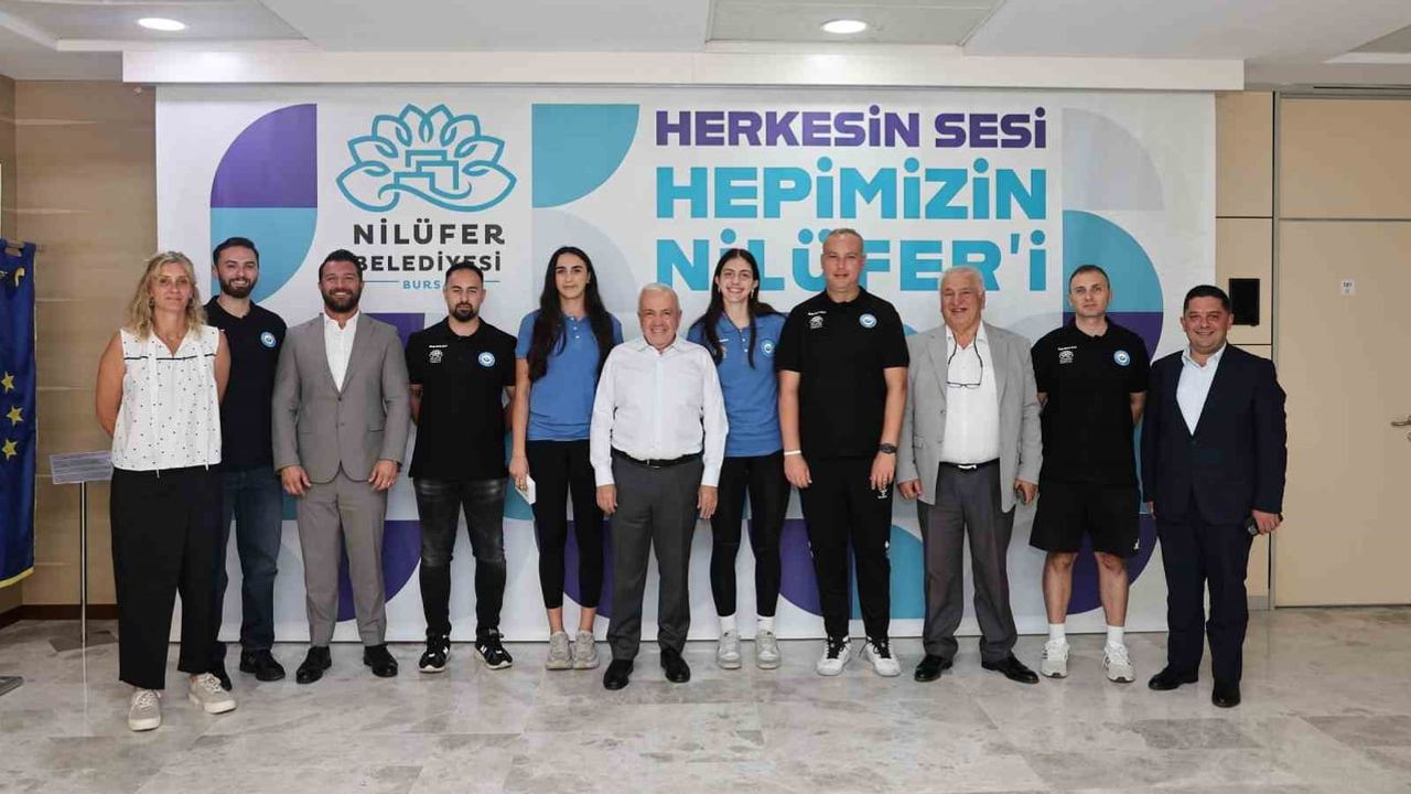 Nilüfer'de genç voleybolculara belediye desteği ve tebrik
