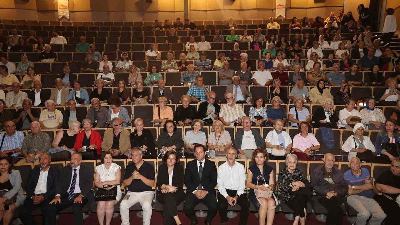 Nilüfer’de uzmanlar Alzheimer’ın erken bulgularından bakım stratejilerine kadar anlattı