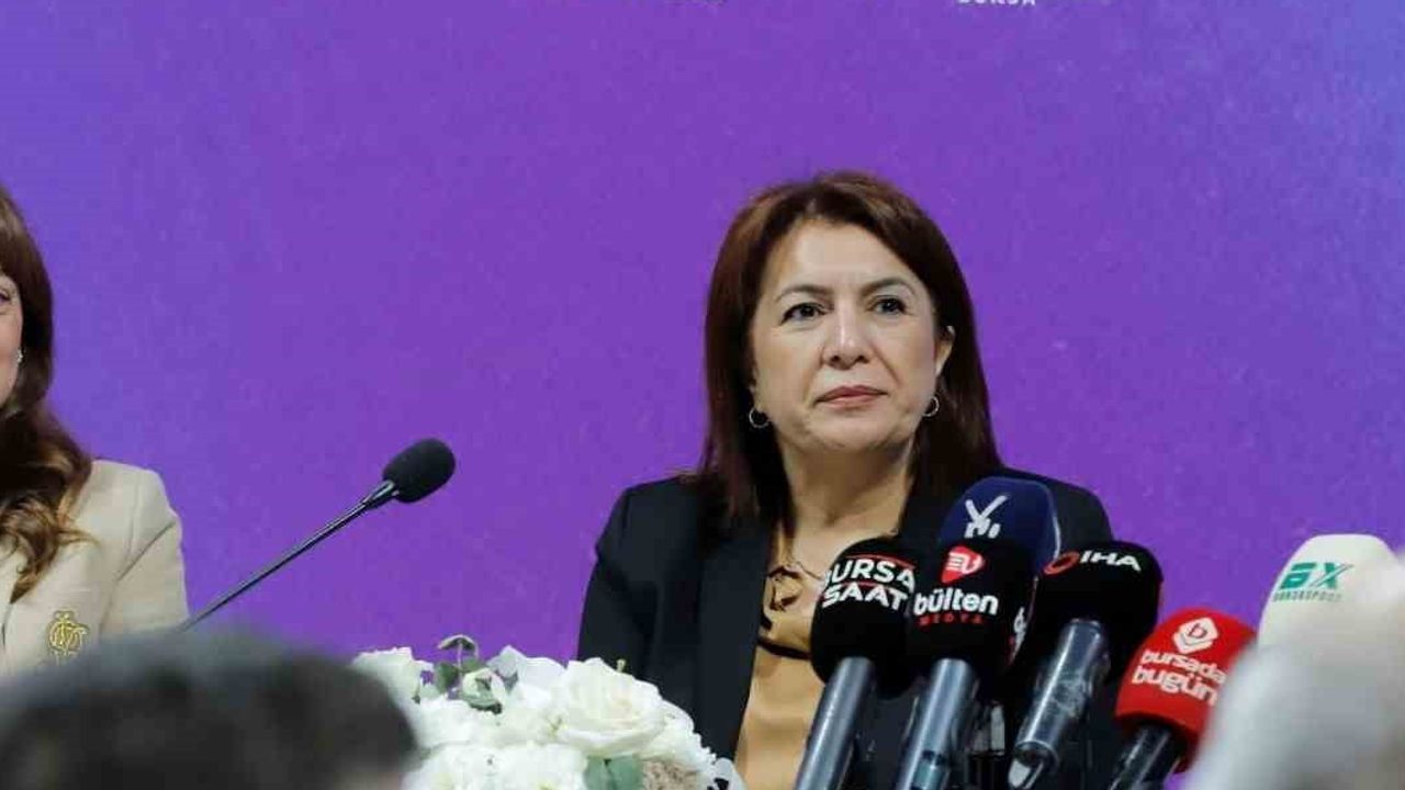 Nilüfer'de yeni sezona iddialı başlangıç: 2026-2027 kadrosu lansmanda tanıtıldı