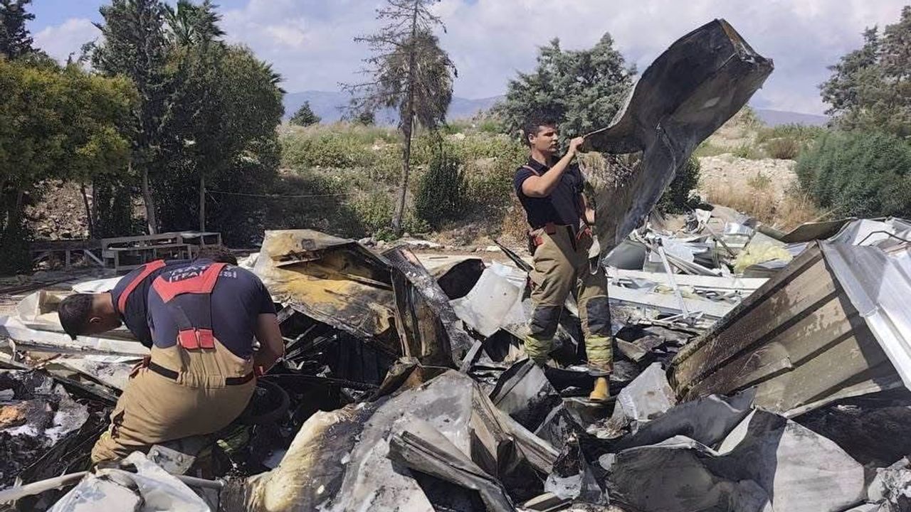 Odabaşı Mahallesi'nde hurdalıkta başlayan yangın büyümeden kontrol altına alındı