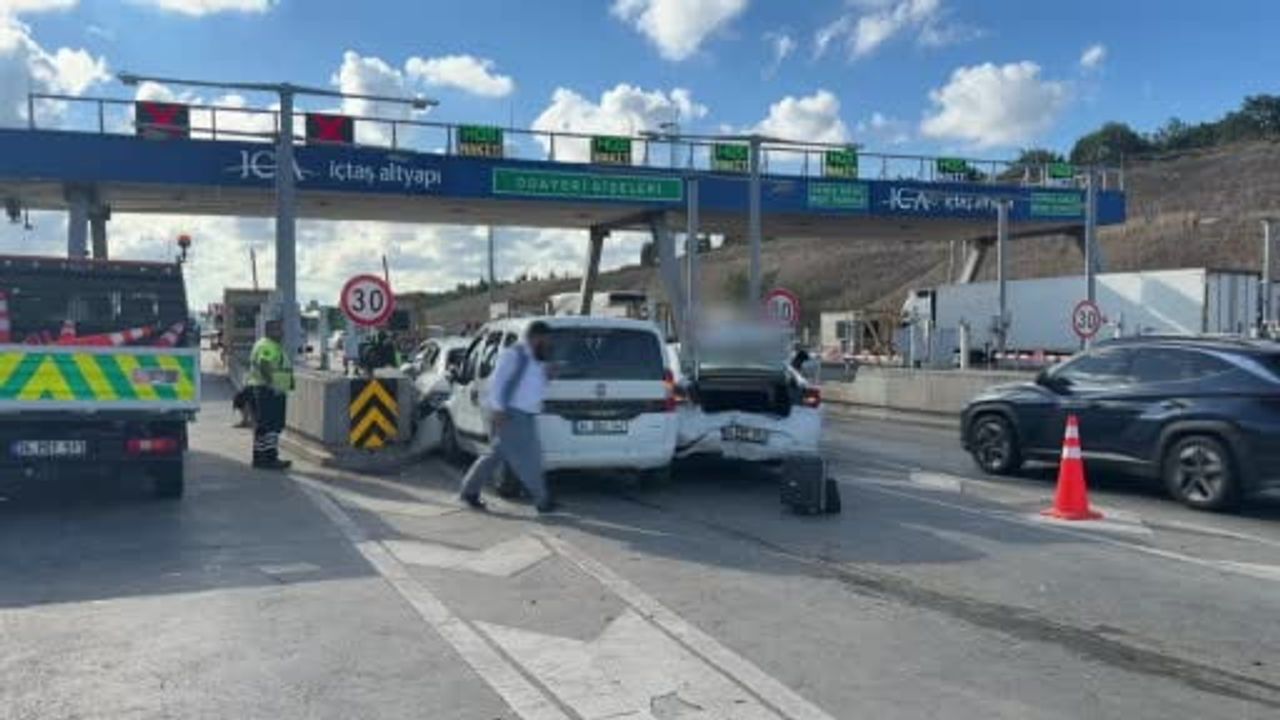 Odayeri gişelerinde araç zinciri trafiği aksattı: iki yaralı
