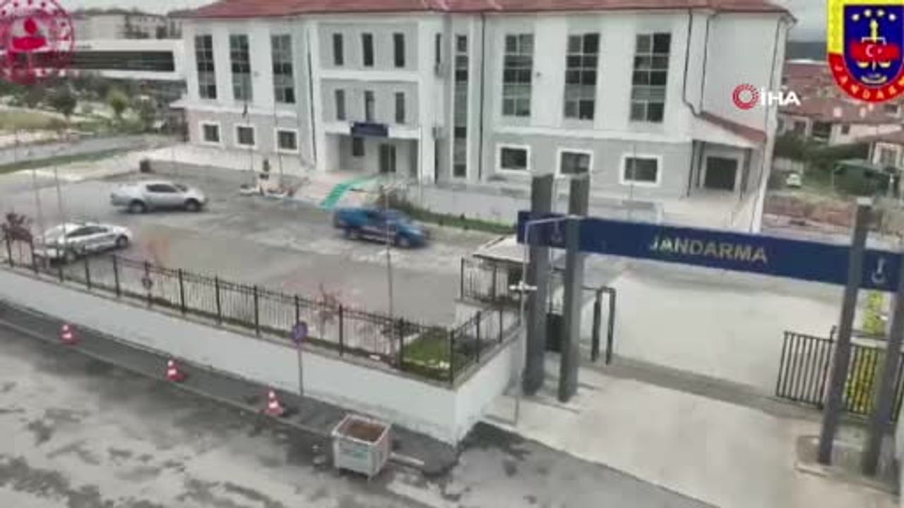 Odunpazarı'nda evde kurulan kaçak içki imalathanesi jandarmanın operasyonuyla ortaya çıktı