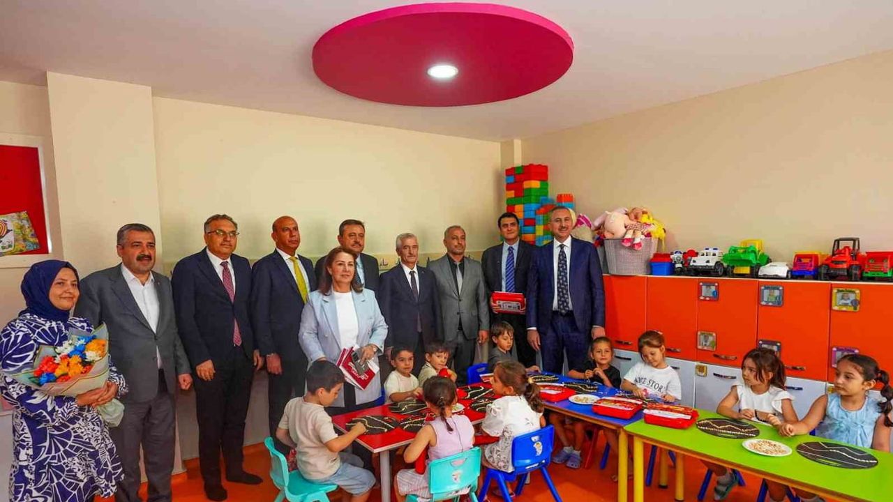 öğrencilerle buluşma: kırtasiye desteğiyle yeni eğitim yılına adım