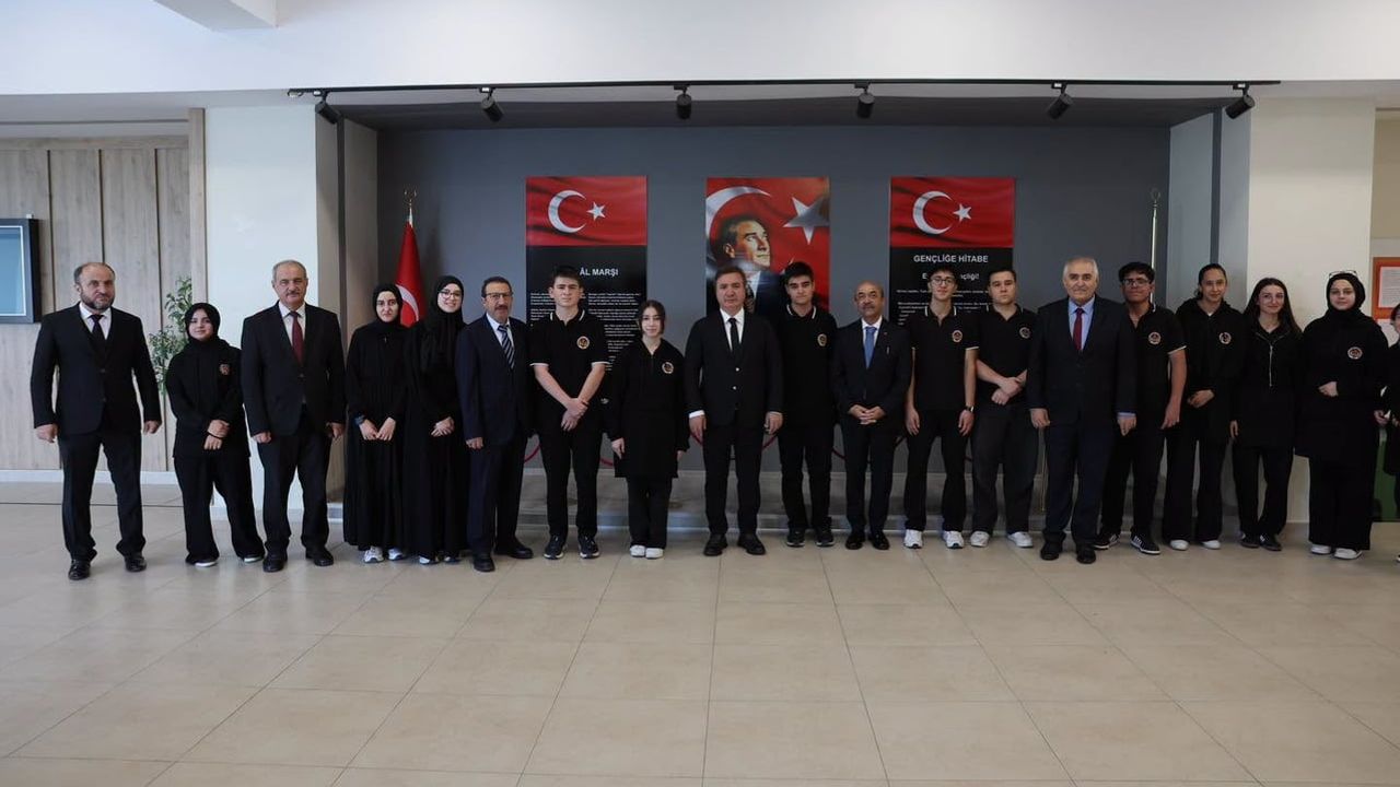 Öğretmenlerin rehberliği gençlerin gelişimini şekillendiriyor