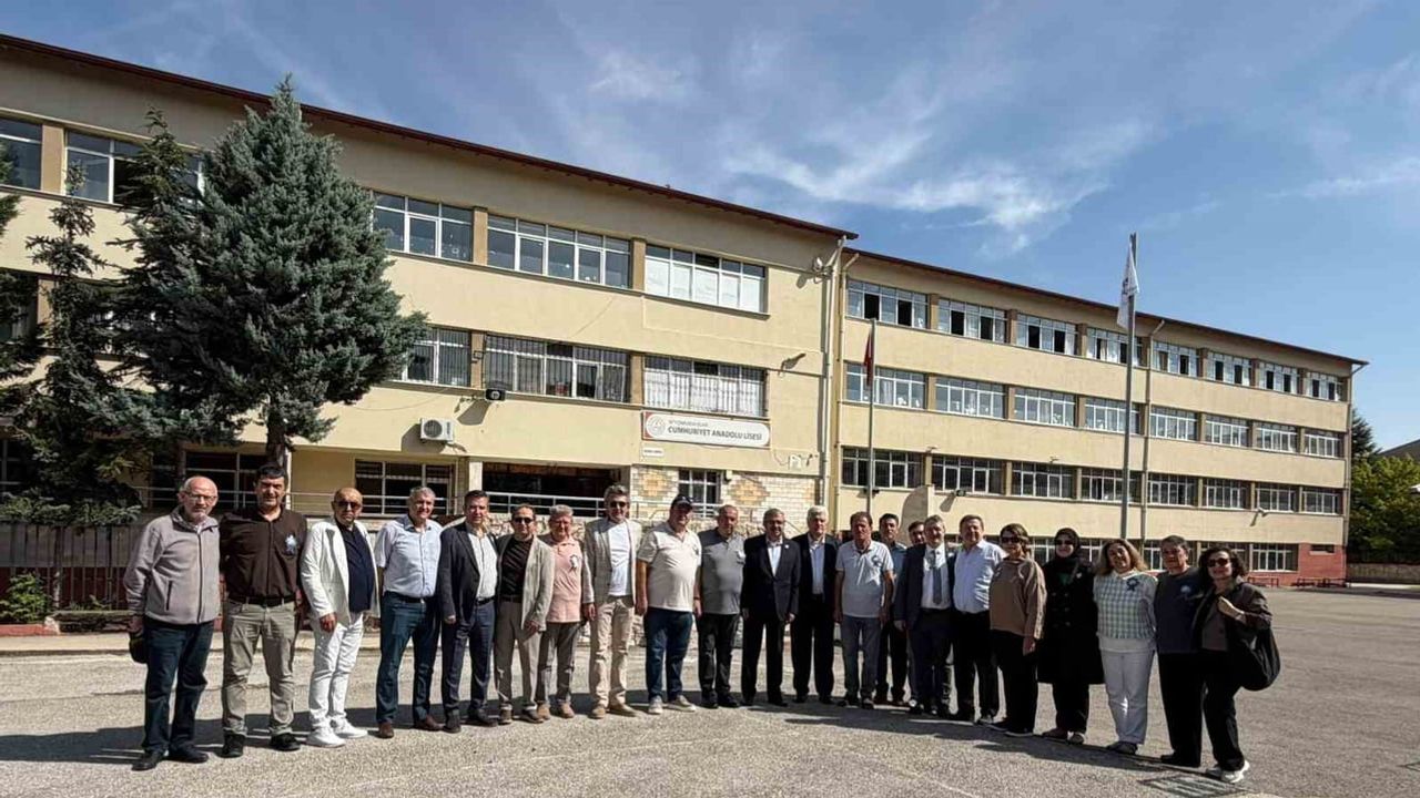 Okul bahçesinde yıllar sonra yeniden sınıf zili çaldı